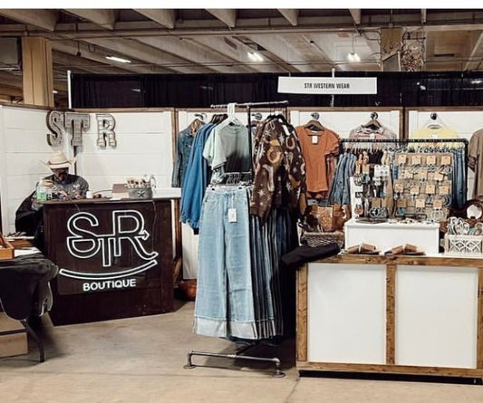 custom retail signs in boutique